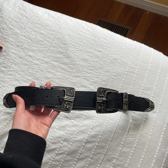 Silk shirt dress and belt - Picture 3 of 3